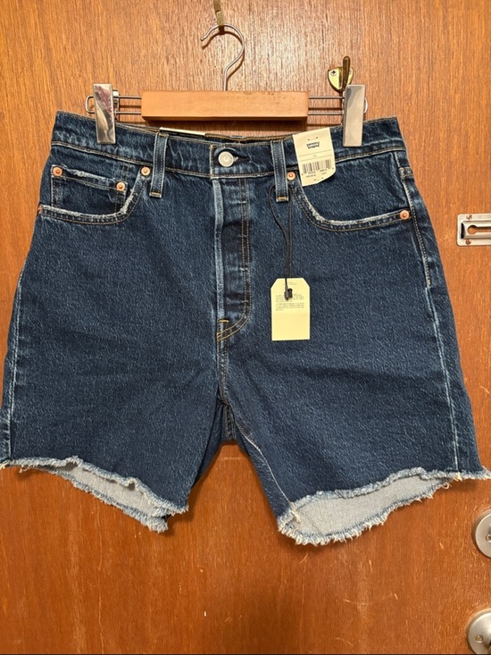 Levi's Pants - NWT Levi’s 501 Mid Thigh Shorts